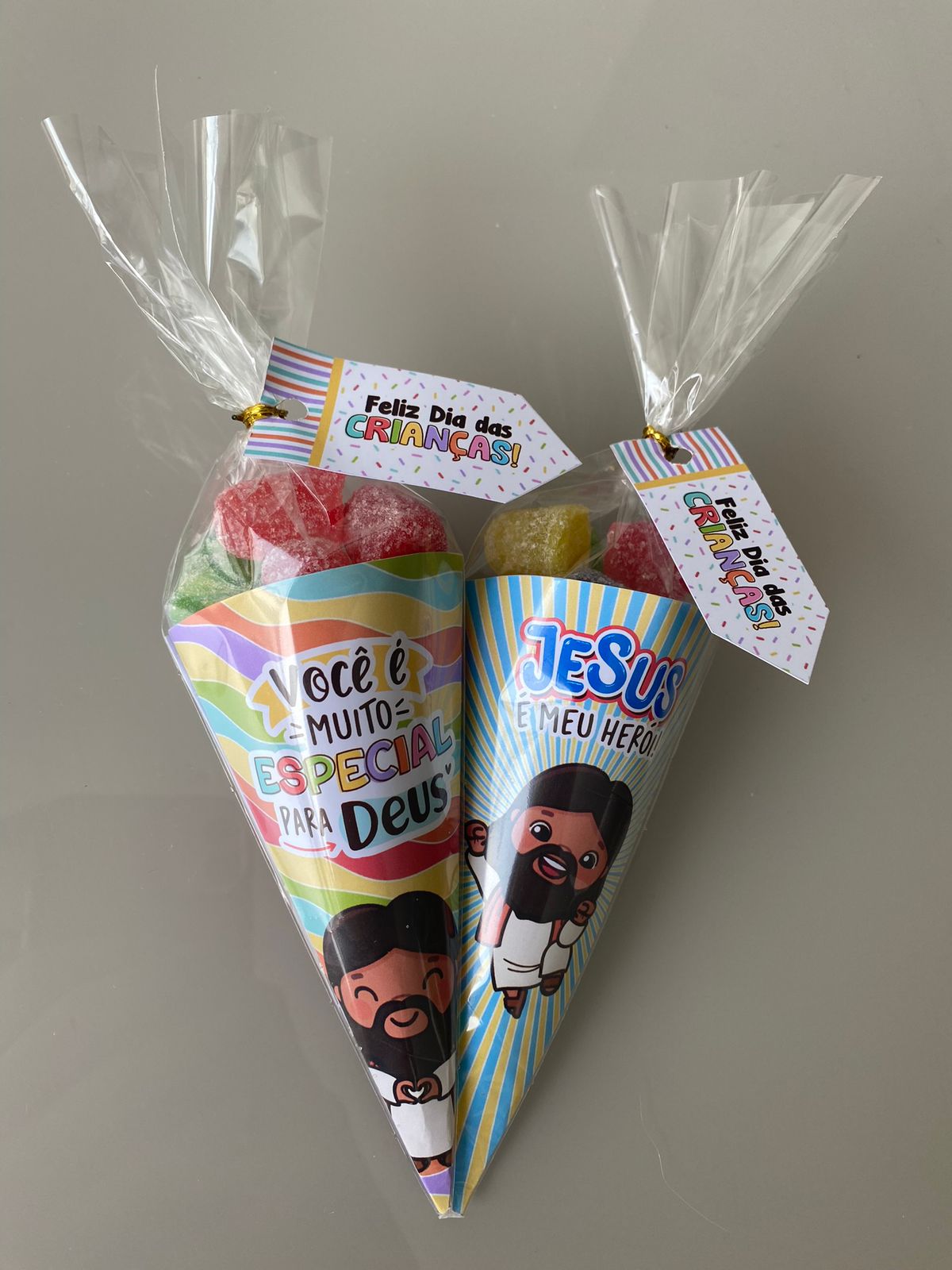 Cones personalizados com gominhas