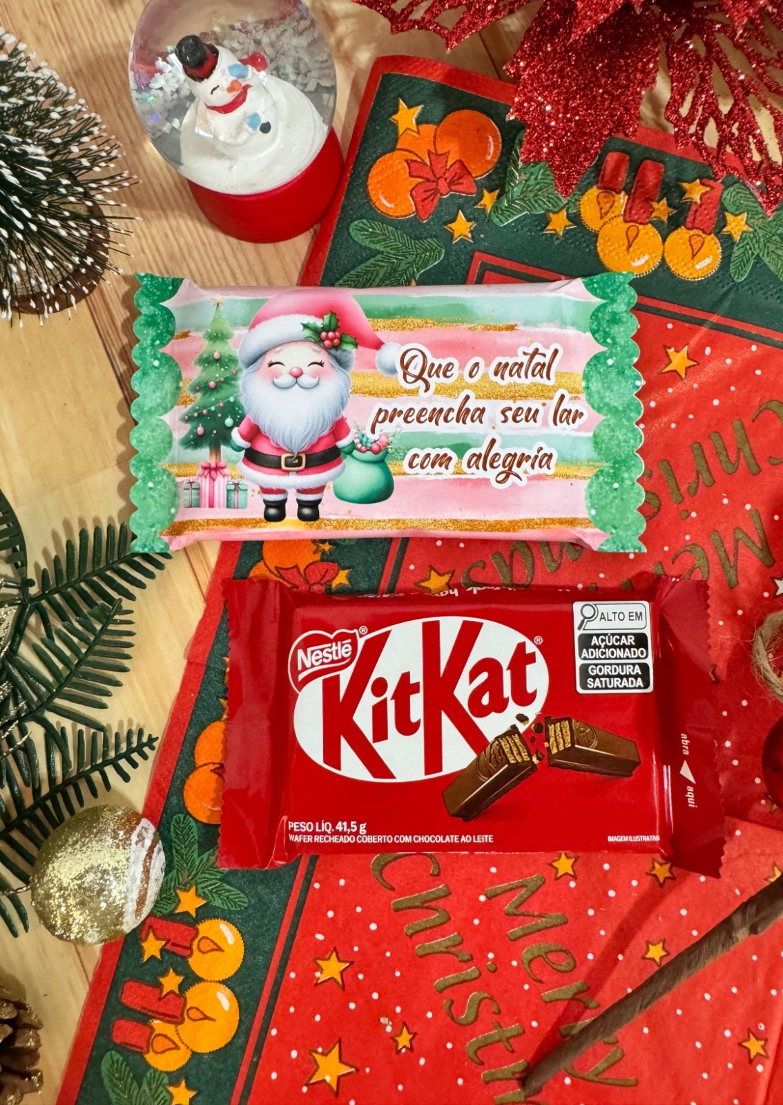 Embalagem de Natal com KitKat: Presentes Encantadores, Sabor Irresistível!