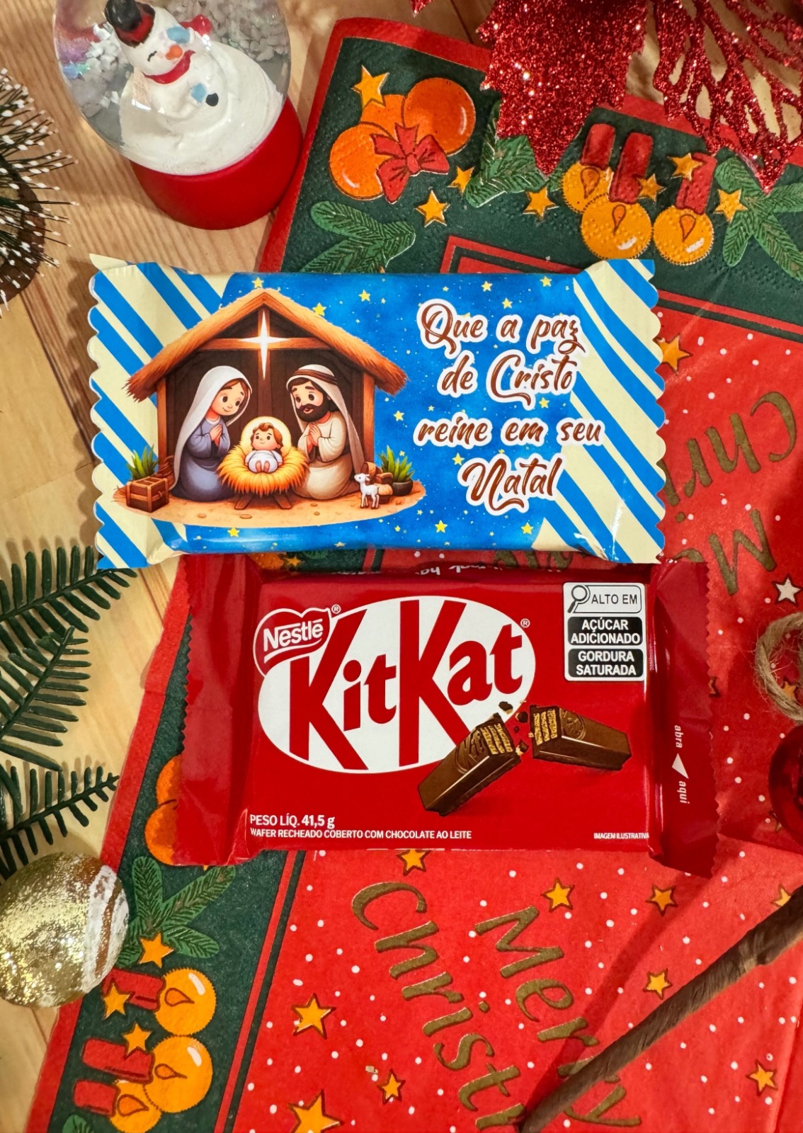 Embalagem de Natal com KitKat: Presentes Encantadores, Sabor Irresistível!